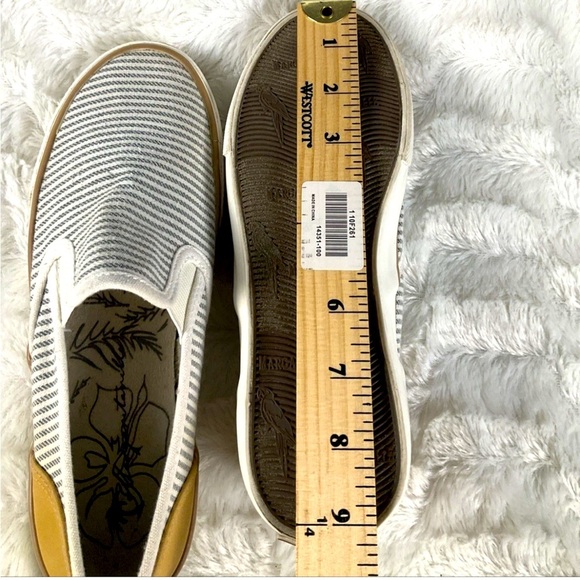 Margaritaville Women’s‎ Size 6.5  Blue/White Striped Canvas Slip Ons - Picture 8 of 9